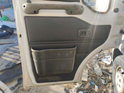 GUARNECIDO PUERTA DELANTERA IZQUIERDA