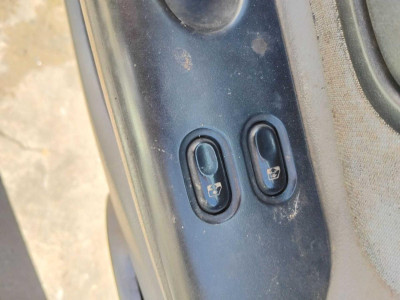 MANDO ELEVALUNAS DELANTERO IZQUIERDO Renault Laguna (B56)(1994->)