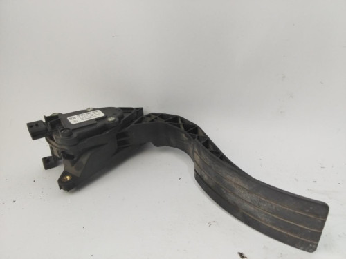 PEDAL ACELERADOR 