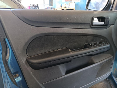 FORD FOCUS BERLINA (CAP) — автомобиль-донор на запчасти 