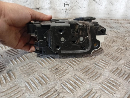 CERRADURA PUERTA TRASERA DERECHA 
