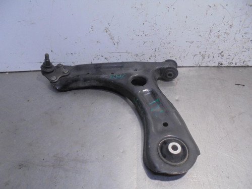 BRAZO SUSPENSION INFERIOR DELANTERO IZQUIERDO Volkswagen POLO V (6R1) 