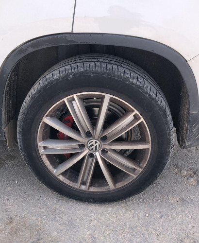 VOLKSWAGEN TIGUAN (5N1) — автомобиль-донор на запчасти 