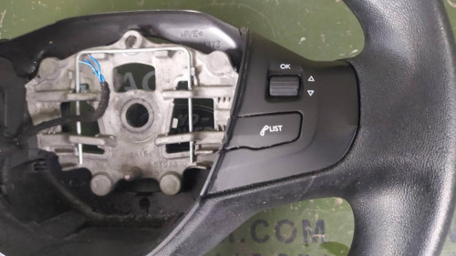 VOLANTE Peugeot 208 
