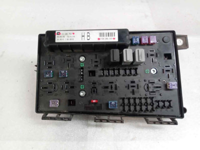 CAJA RELES / FUSIBLES