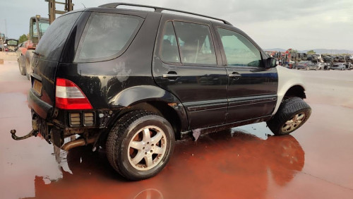  MERCEDES-BENZ CLASE ML (BM 163) 