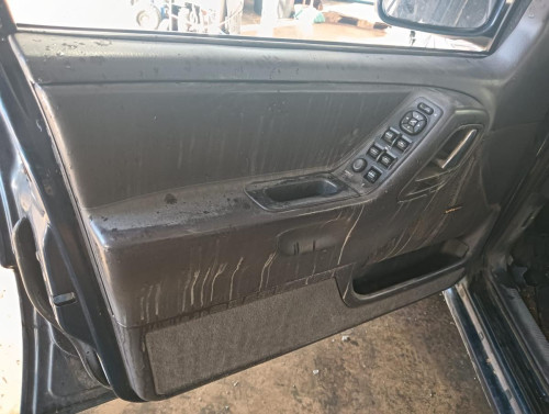 JEEP GRAND CHEROKEE (WJ/WG) — vehículo donante para recambios 