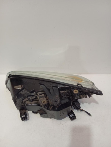 FARO DERECHO Ford FOCUS BERLINA (CAP) 