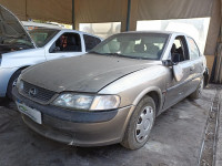 OPEL VECTRA B BERLINA
