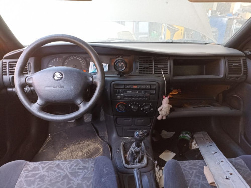  OPEL VECTRA B BERLINA 