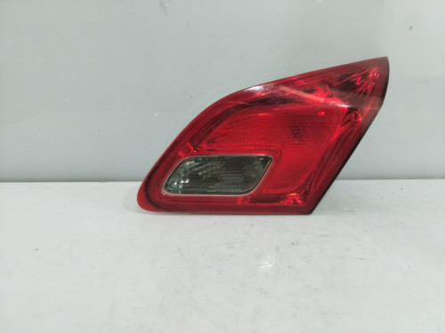 PILOTO TRASERO DERECHO INTERIOR OPEL ASTRA J BERLINA 5P 