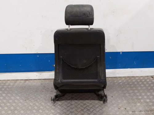  ASIENTO DELANTERO IZQUIERDO 