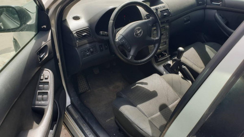  TOYOTA AVENSIS BERLINA (T25) 