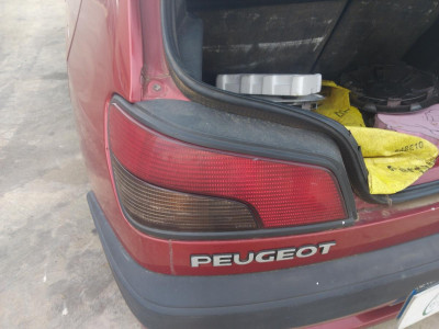 PILOTO TRASERO IZQUIERDO Peugeot 306 3/5 pt. (S1)(01.1993->05.1996)