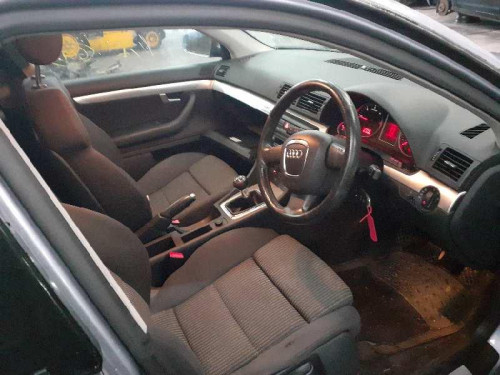  AUDI A4 BERLINA (8E) 