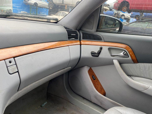  MERCEDES-BENZ CLASE S (BM 220) BERLINA 