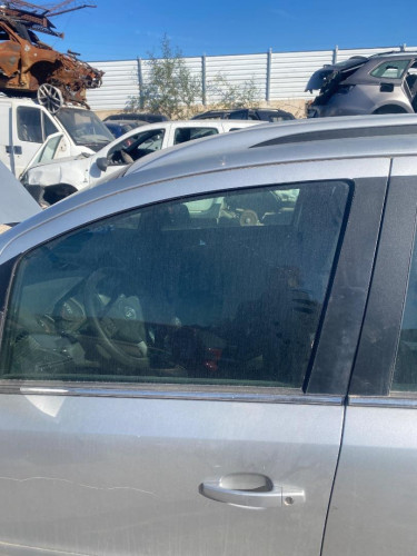 LUNA DELANTERA IZQUIERDA Opel ZAFIRA B 