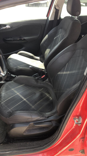 OPEL CORSA E — vehículo donante para recambios 