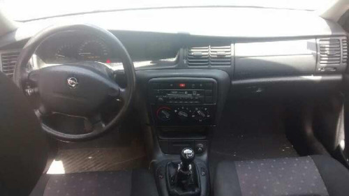  OPEL VECTRA B BERLINA 