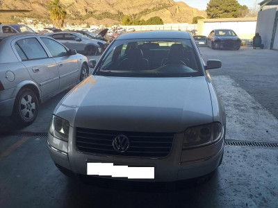 VOLKSWAGEN PASSAT BERLINA (3B3)