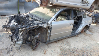 VOLKSWAGEN PASSAT BERLINA (3B3)