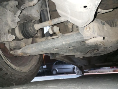 BRAZO SUSPENSION INFERIOR DELANTERO DERECHO