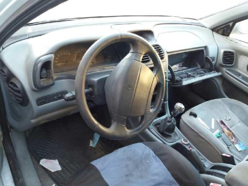  RENAULT LAGUNA (B56) 