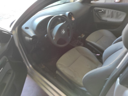 SEAT IBIZA (6L1) — vehículo donante para recambios 