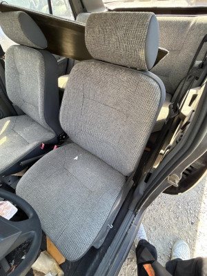 ASIENTO DELANTERO IZQUIERDO