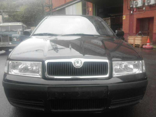  SKODA OCTAVIA BERLINA (1U2) 