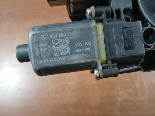 MOTOR ELEVALUNAS DELANTERO DERECHO Seat ARONA (KJ) 