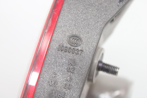 PILOTO TRASERO DERECHO INTERIOR LEXUS IS (DS2/IS2) 
