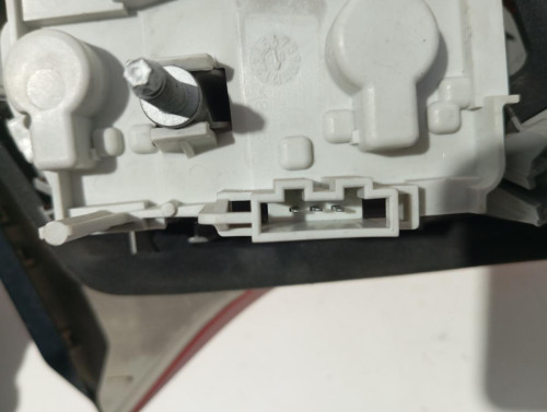 PILOTO TRASERO DERECHO INTERIOR Audi A4 AVANT (8E) 