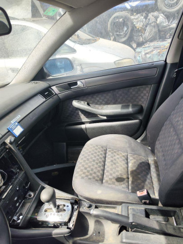 GUARNECIDO PUERTA DELANTERA DERECHA Audi A6 BERLINA (4B2) 