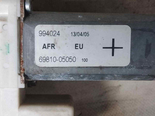ELEVALUNAS DELANTERO DERECHO TOYOTA AVENSIS BERLINA (T25) 