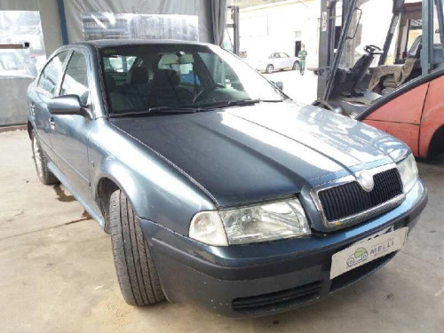  SKODA OCTAVIA BERLINA (1U2) 