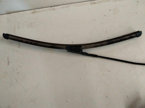 BRAZO LIMPIA DELANTERO DERECHO VOLKSWAGEN PASSAT BERLINA (3C2) 