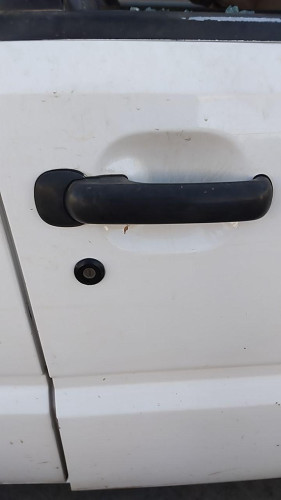 MANETA EXTERIOR DELANTERA DERECHA Nissan Terrano II (R20)(02.1993->) Nissan Terrano II (R20)(02.1993->) 