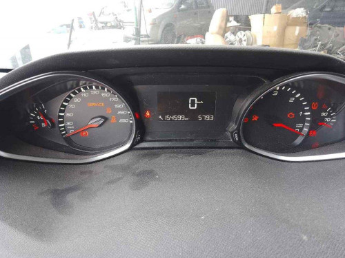 PEUGEOT 308 — vehículo donante para recambios 