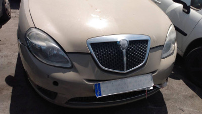 LANCIA YPSILON (101)
