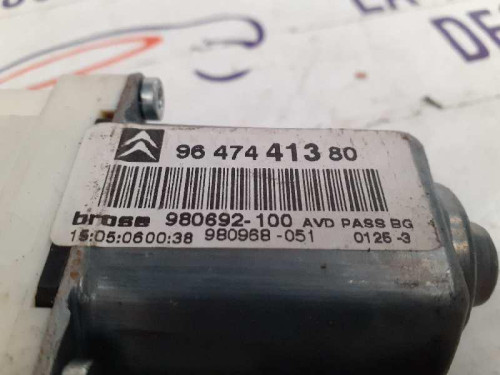  MOTOR ELEVALUNAS DELANTERO DERECHO 