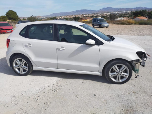 VOLKSWAGEN POLO V (6R1) — Donor Vehicle for Used Parts 