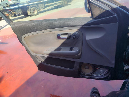 SEAT CORDOBA BERLINA (6L2) — vehículo donante para recambios 