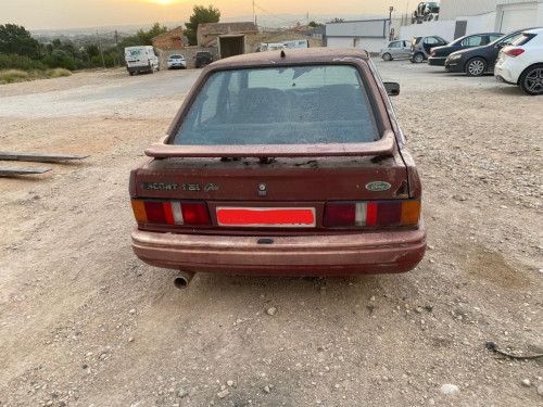 FORD ESCORT BERLINA — автомобиль-донор на запчасти 