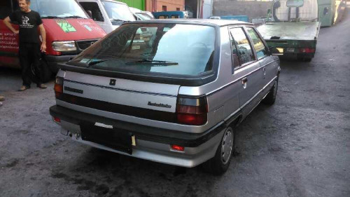  RENAULT 