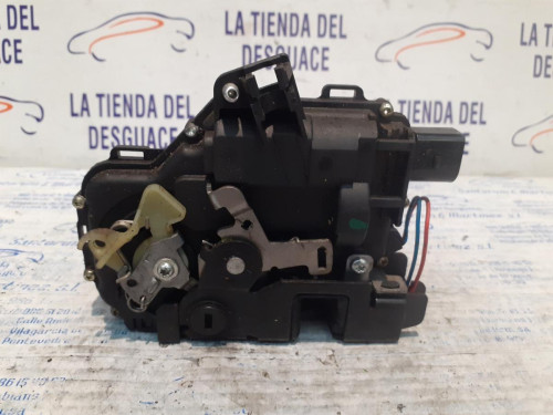  CERRADURA PUERTA TRASERA IZQUIERDA 