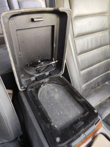 APOYABRAZOS CENTRAL Volkswagen TOUAREG (7L6) 