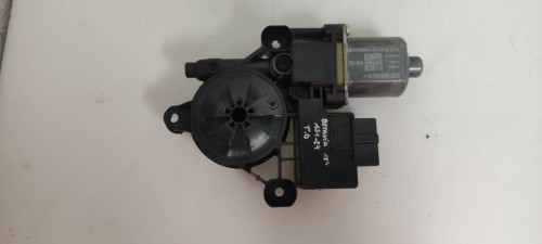 MOTOR ELEVALUNAS TRASERO DERECHO Skoda OCTAVIA BERLINA (5E3) 