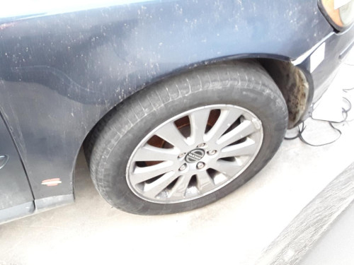 LLANTA Volvo V50 FAMILIAR 