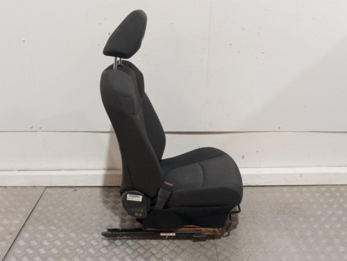  ASIENTO DELANTERO IZQUIERDO 